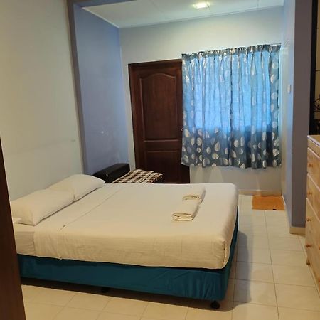 Bukit Indah Homestay Бентонг Экстерьер фото